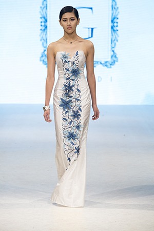 GRANDI runway strapless leather flower embroidered white taffeta gown